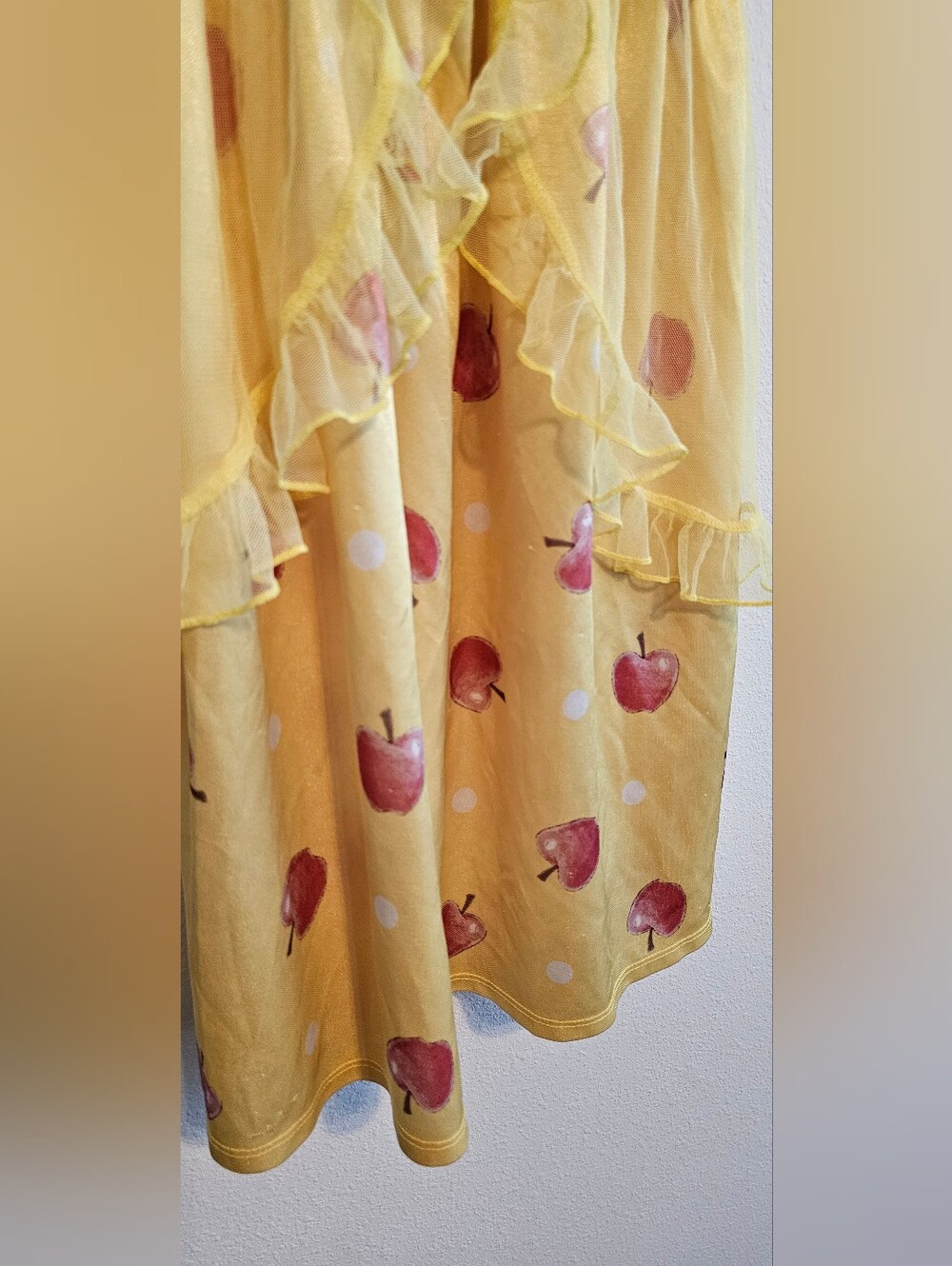[*3 Items For $20 In Bundle*] Disney Girls Snow White Pajamas Size XS 4/5 - Picture 2 of 5